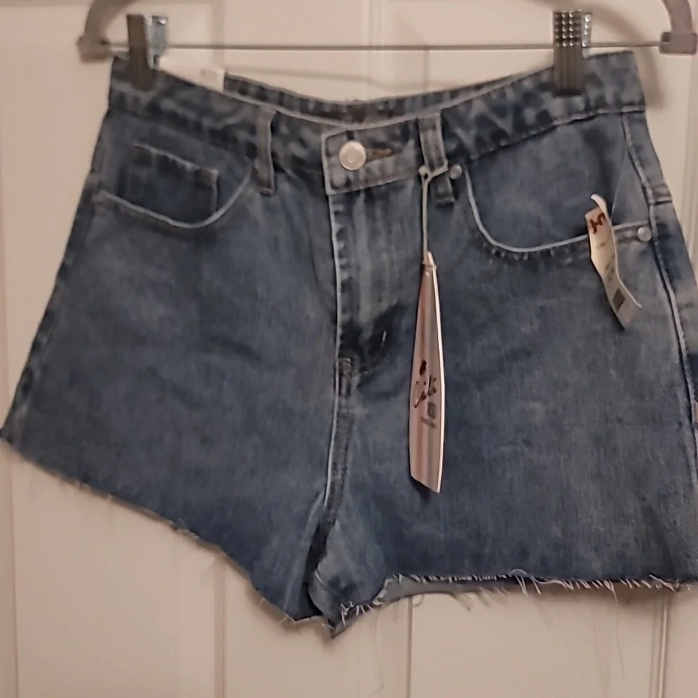 Denim Star-Patterned Women's Shorts - Picture 2 of 2